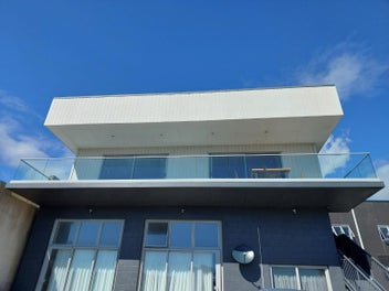 Image 1 of 18