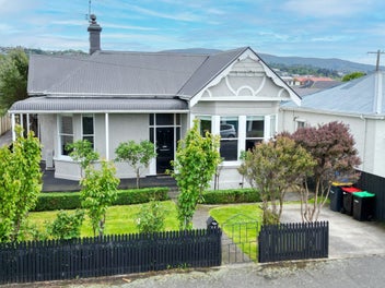 Overseas owner wants sold!