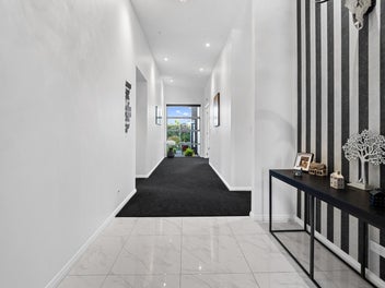 Luxury living in Allenton