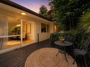 PEACEFUL MODERN LIVING - MUST BE SOLD