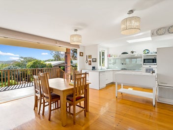 A Sunlit Family Haven with Future Promise