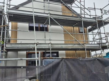 Contemporary Living on the City Fringe
