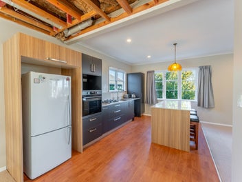 Space, style & potential in an elevated setting