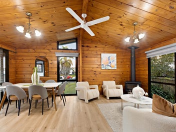 Exceptional Family Living in Prestigious Location