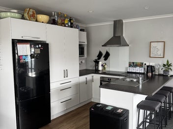 Cosy, Secure & Convenient Family Living