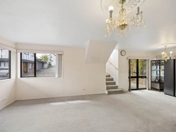 Deceased Estate - Must Be Sold - DGZ!