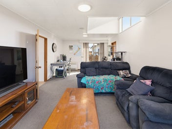 Central 2 Bedroom Unit!