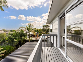 An Ideal First Step into Sought After Hill Park