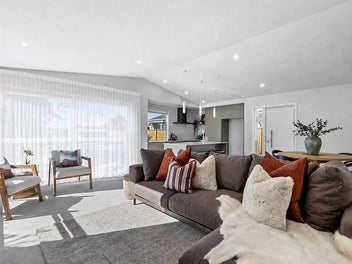 STYLISH NEW BUILD WITH SPACE