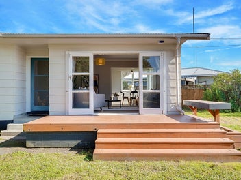 Renovated Kitchen, Big Section, Great Lifestyle