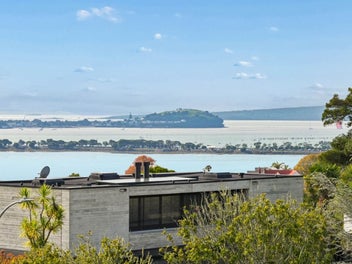 EXCLUSIVE LUXURY LIVING ON ARNEY – DGZ!