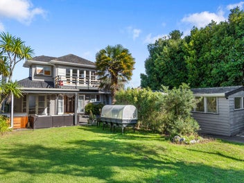 809sqm MH Urban Zoned Potential Home