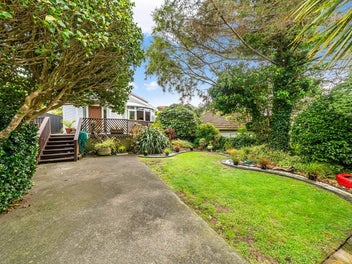 Spacious Family Home with Sun & Accessibility