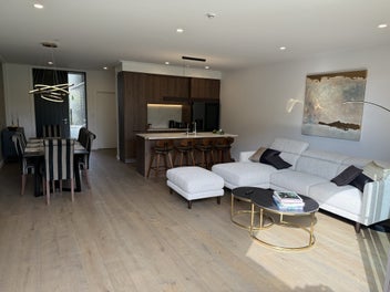 Parkside Luxury Living - Rare Pt Chevalier Retreat
