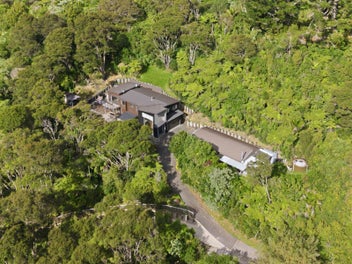 Private Bush Retreat - Home & Income Flexibility