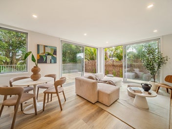 Must see 3 bed + car park with great section