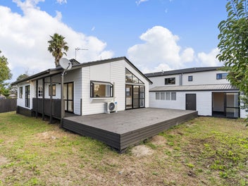 Parkside Perfection: Fully Renovated & Ready for U