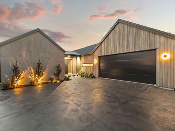 Award-Winning Design, Effortless Family Living!