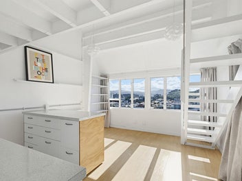 SUNNY, LIGHT & WELL LOCATED