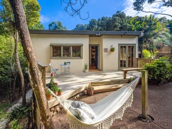 The Monkey House – Island Soul, Surprising Value