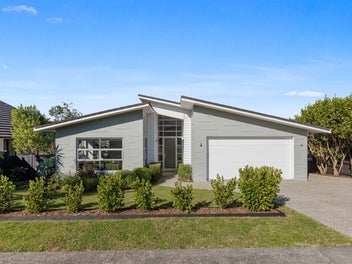 Prime location, quality and estuary views