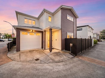 Modern Luxury in a Secure, Sun-Soaked Enclave