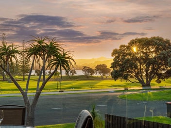 Unobstructed forever views – golfers and boaties