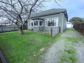 Image 1 of 7