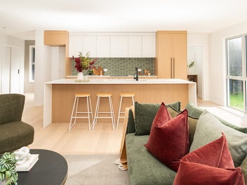 BRAND-NEW LUXURY IN CROFTON DOWNS