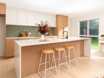 BRAND-NEW LUXURY IN CROFTON DOWNS