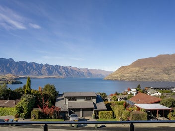Modern comforts with million dollar views