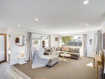 Renovated Top to Toe - Move Straight In
