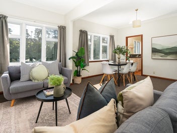 VERSATILE CITY-FRINGE INVESTMENT