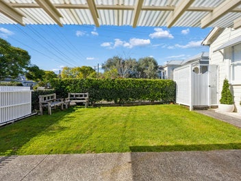 AN ORIGINAL MT EDEN VILLA CONVERSION