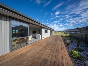 Furnished, Modern & Low Maintenance