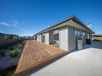 Furnished, Modern & Low Maintenance