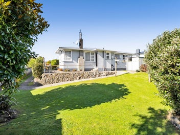 First Home on 971m² Section