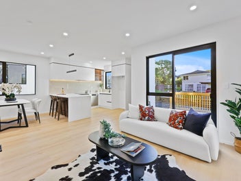 Sunnyhills New Standalone Homes - Must Sell!