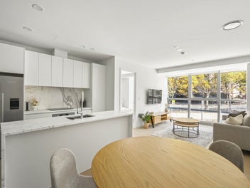 Contemporary Living at One Greys Ave