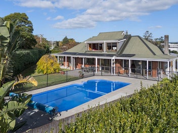 Spacious Coastal Living with Flexibility