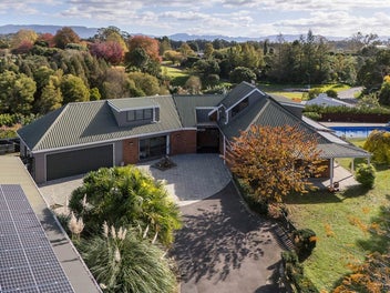 Spacious Coastal Living with Flexibility