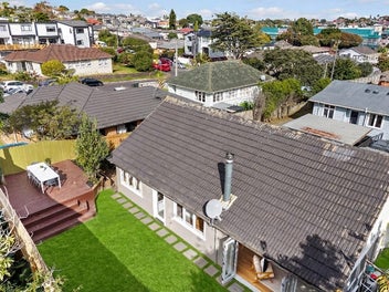 Effortless Living in a Connected Pocket