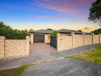 Single Level Brick Beauty Henderson Heights
