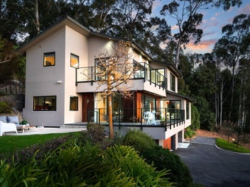 Trengrove and Blunt Architectural Masterpiece!