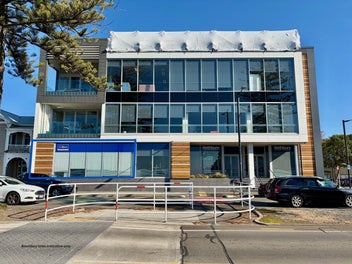 Image 1 of 7