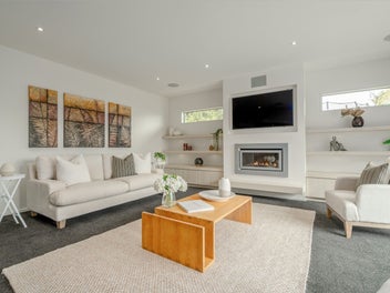 Prime marshland lifestyle property with space