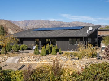 The Complete Lifestyle Package - Space, Pool...