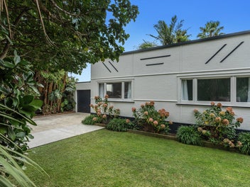 Art Deco Charm, Modern Comfort