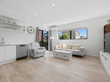 Premium Grd Floor. Best in Block. 2024 Build