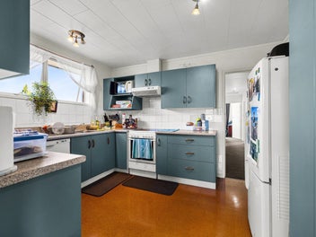 Wind Down at Windsor - Easy Living, Great Location